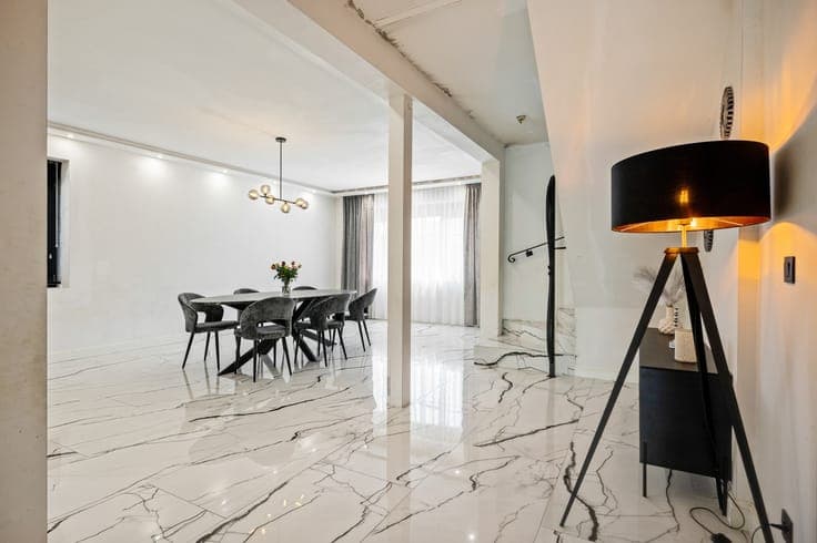 Gerenoveerde woning met 5 slpkrs, en magazijn te Keerbergen