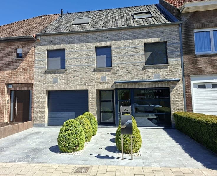 Perfectly maintained...ready to move in.