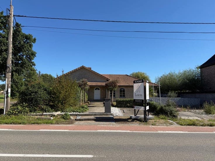 Karaktervolle splitlevel-villa op 2550 m² met volledig in...