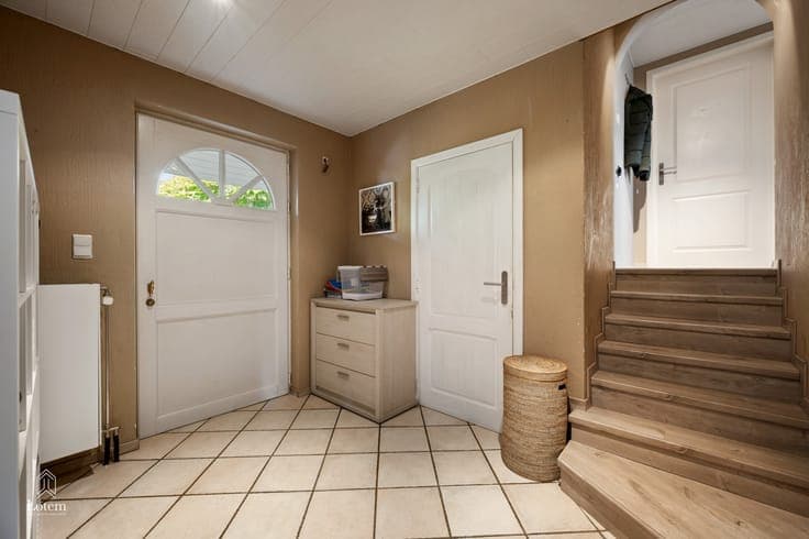Karaktervolle splitlevel-villa op 2550 m² met volledig in...