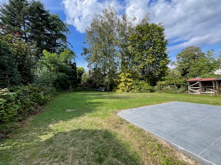 2-bedroom house with office, cellars, garage, garden