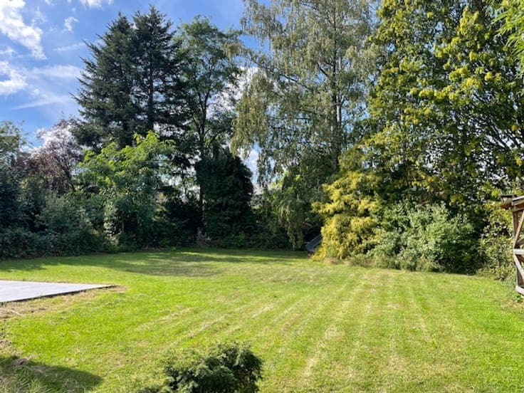 2-bedroom house with office, cellars, garage, garden