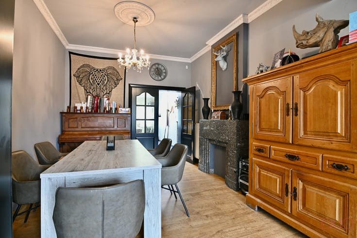 Charmante rijwoning met stadstuin, centraal gelegen in La...