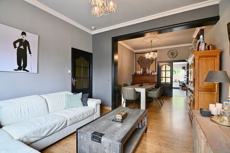Charmante rijwoning met stadstuin, centraal gelegen in La...