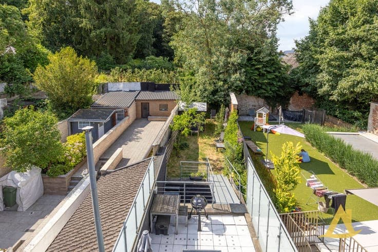 DESIGN STADSWONING MET 3 SLAAPKAMERS, TUIN EN JACUZZI IN ...