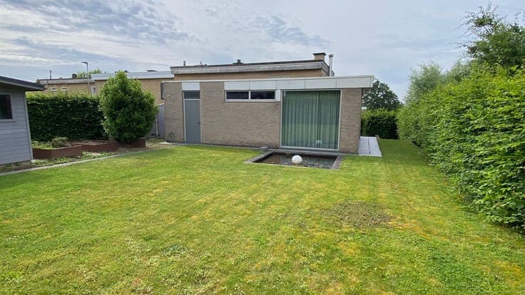 Ready-to-move-in 3-facade house with extra multipurpose room