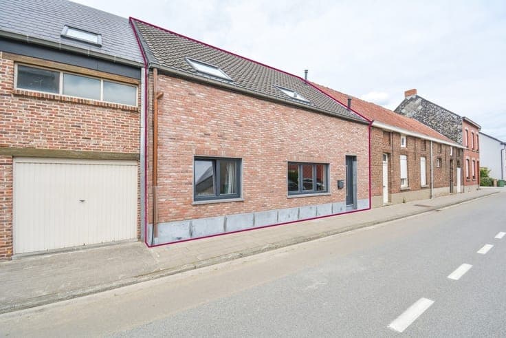 Ready to move in house with extension possibilities in Hofst