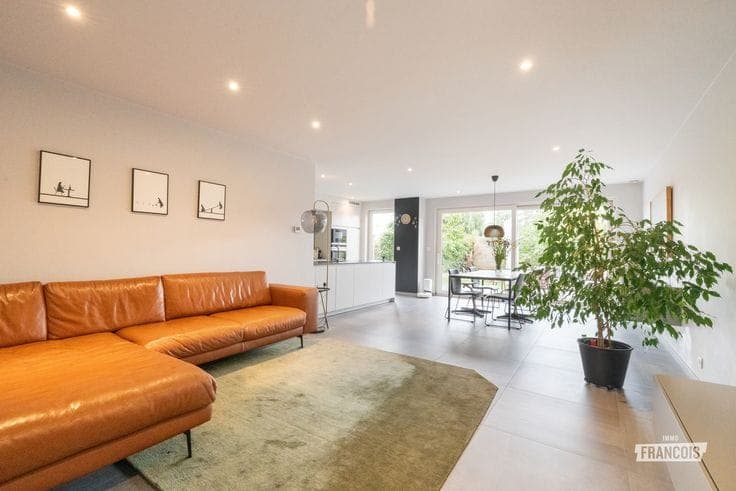 Recent and energy-efficient family home with 4 bedrooms