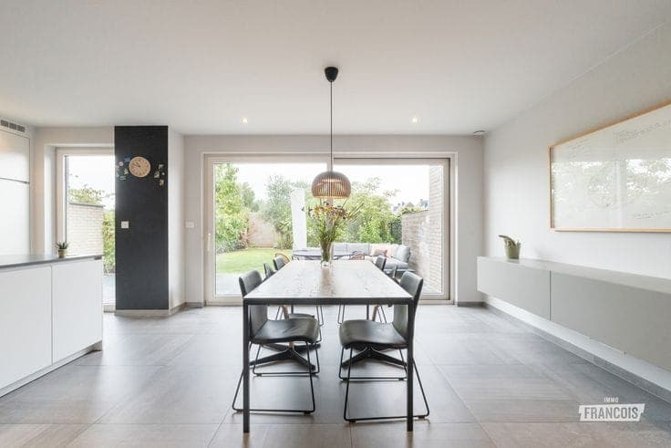 Recent and energy-efficient family home with 4 bedrooms