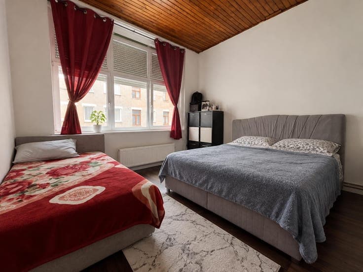 INVESTMENT PROPERTY – EXCELLENT RENTAL YIELD – 3 UNITS