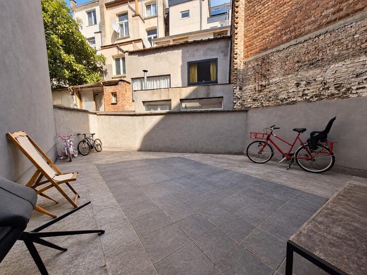 INVESTMENT PROPERTY – EXCELLENT RENTAL YIELD – 3 UNITS
