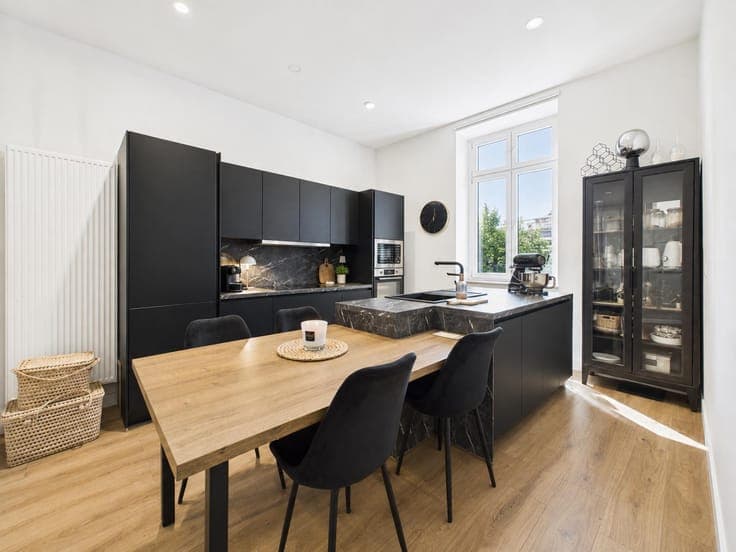 4-bedroom house with garden and terrace