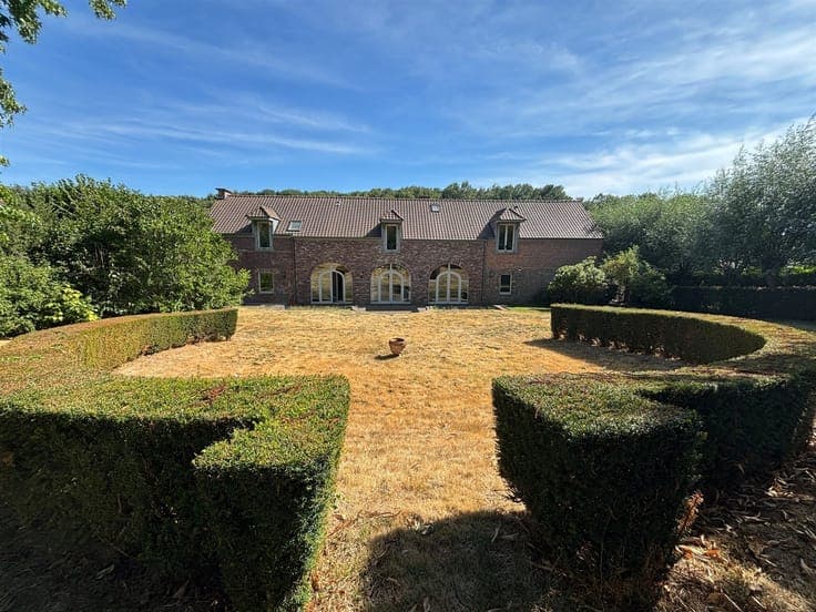 Original property of approximately 600m² on 26.53 ares with