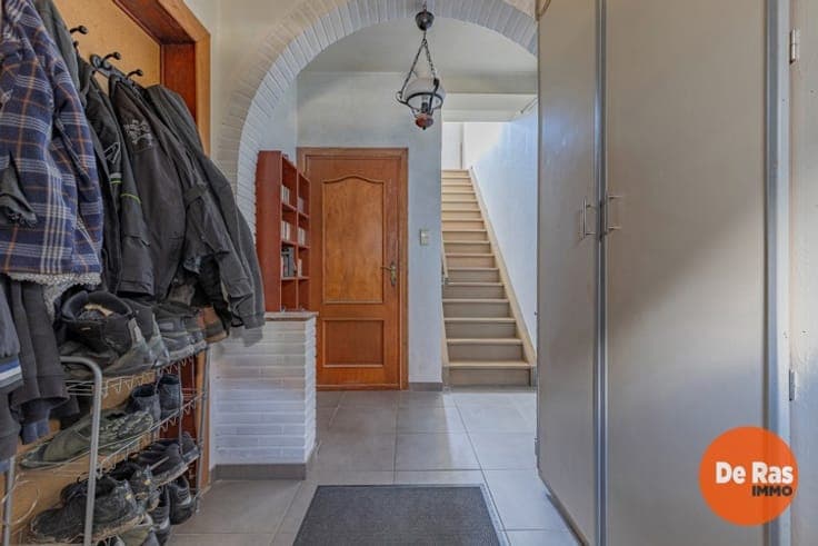 DENDERHOUTEM - Op te frissen woning op uitstekende locatie