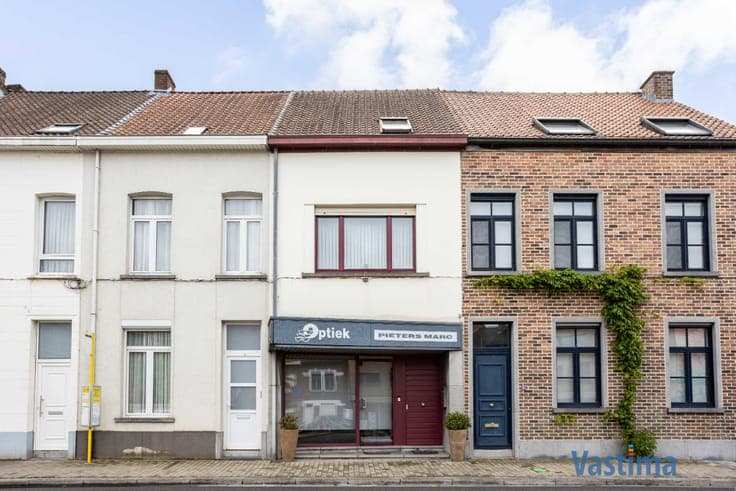 Handelspand met woonst centrum Asse