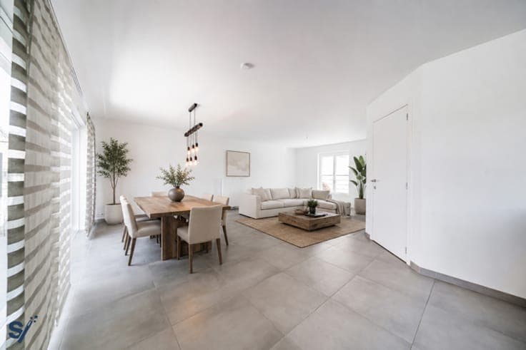 Spacious family home with office space – EPC A – 2 parking s