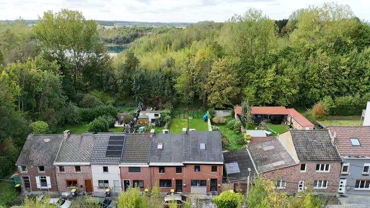 Renovated 2-bedroom house with mezzanine and garden