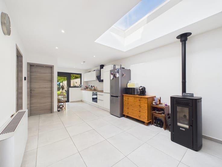 Renovated 2-bedroom house with mezzanine and garden