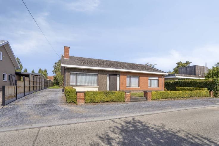 Detached house on a beautiful plot of 1,037m² in Dentergem