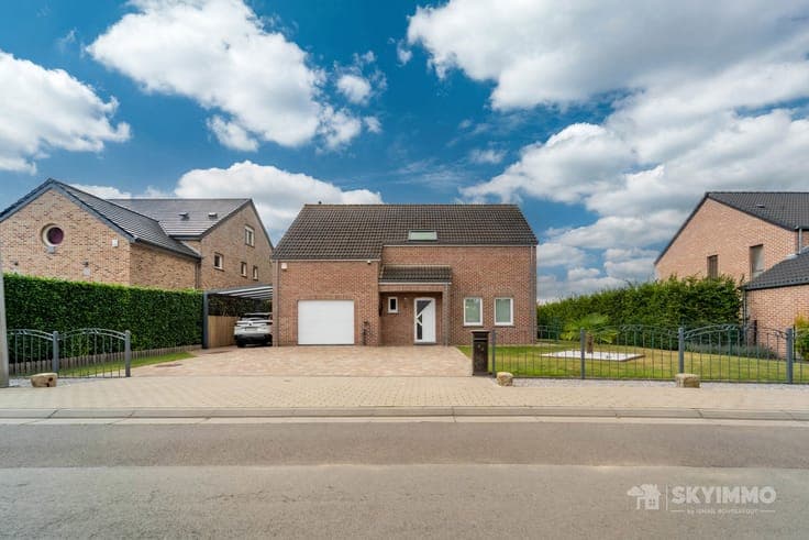 SUPERBE VILLA -4CH- GARAGE - TERASSE- JARDIN+JACUZZI - AWANS
