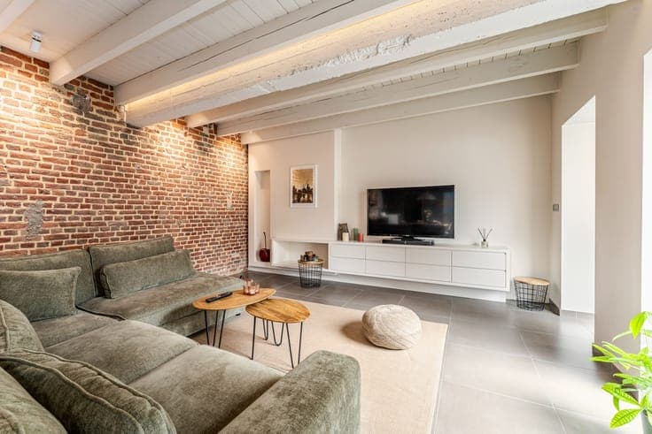 Ruime en karaktervolle woning met industriële uitstraling...