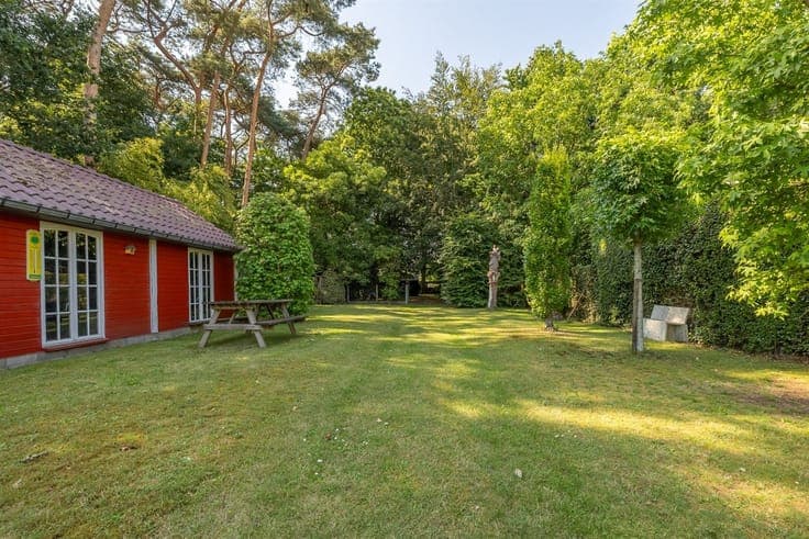 Retrokarakter, diepe tuin en bosgevoel achteraa