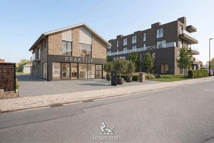 Spacious villa with many possibilities in a prime location.