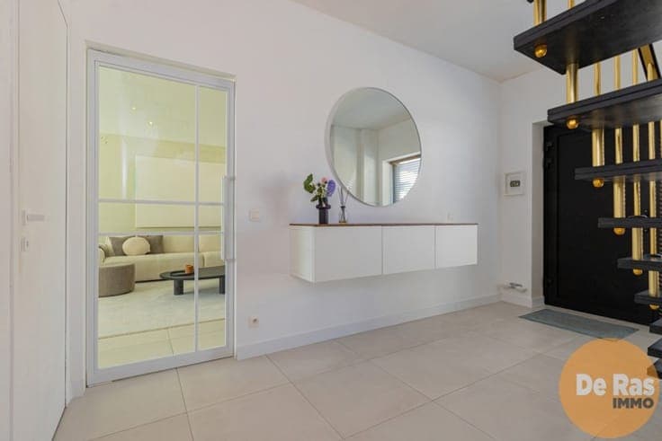 WICHELEN - Exclusief gerenoveerde woning met 4 slaapkamers