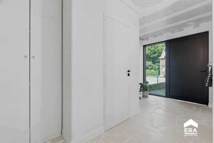 Move-in ready full renovation with sunny garden in Roeselare