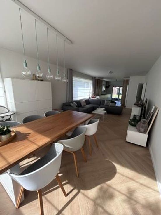 Exclusively renovated detached house in a quiet neighborhood