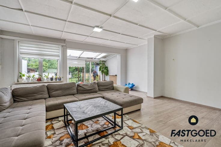 Ruime burgerwoning met zuidgerichte tuin