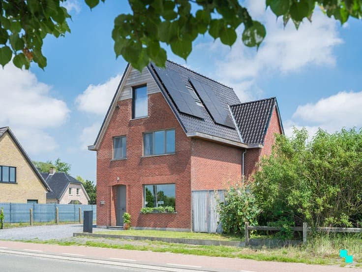 Lichtrijke villa met studio in Merelbeke