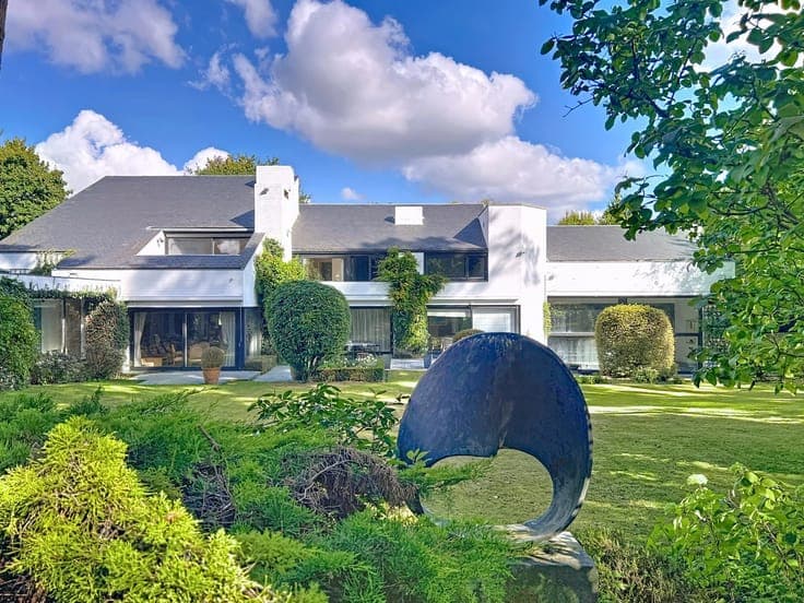 Uccle - Sublime Corbiau villa on a beautiful wooded plot