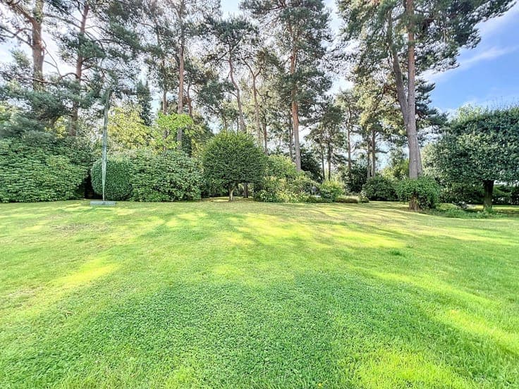 Uccle - Sublime Corbiau villa on a beautiful wooded plot
