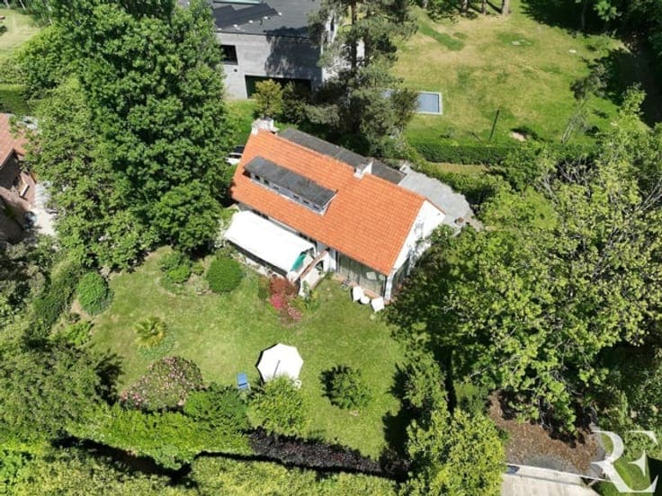 PETITE ESPINETTE – 4-FACADE HOUSE ON A BACK PLOT OF 10a50