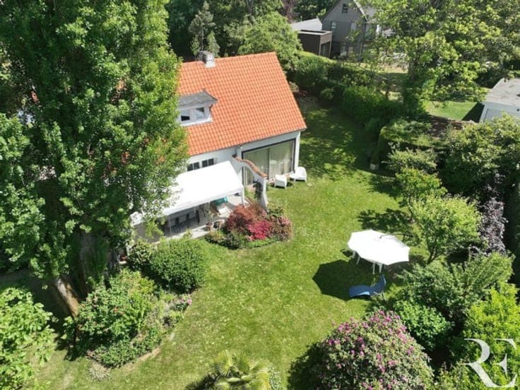 PETITE ESPINETTE – 4-FACADE HOUSE ON A BACK PLOT OF 10a50