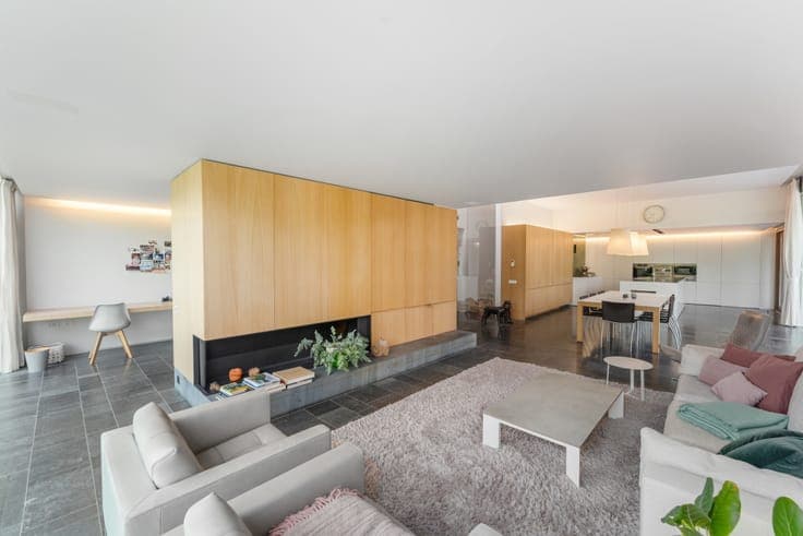 Modern villa with pool and sauna in a serene prime location
