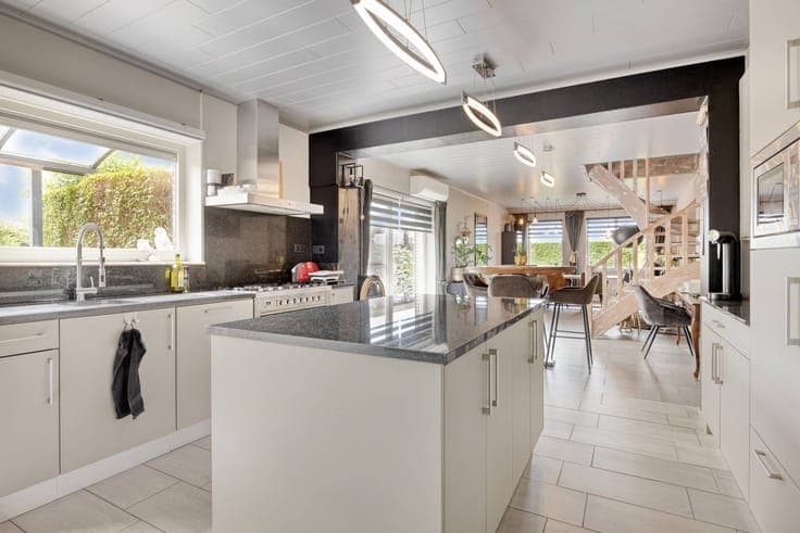Charming house with large garden for sale in Brecht!