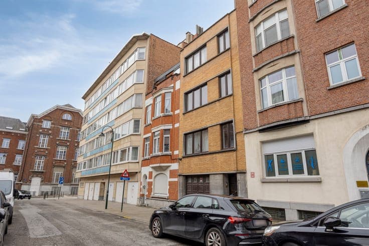 Investment property 3 apartments + studio in Laeken