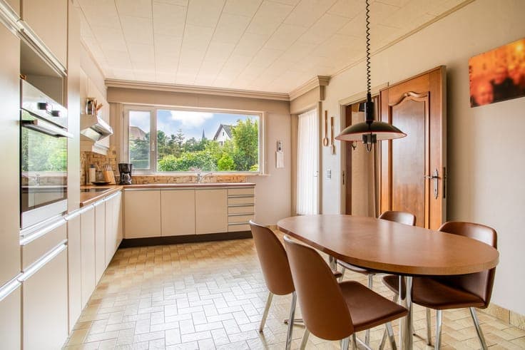 VEROZRGDE VILLA MET 3 SLPKS, GARAGE & ZONNIGE TUIN