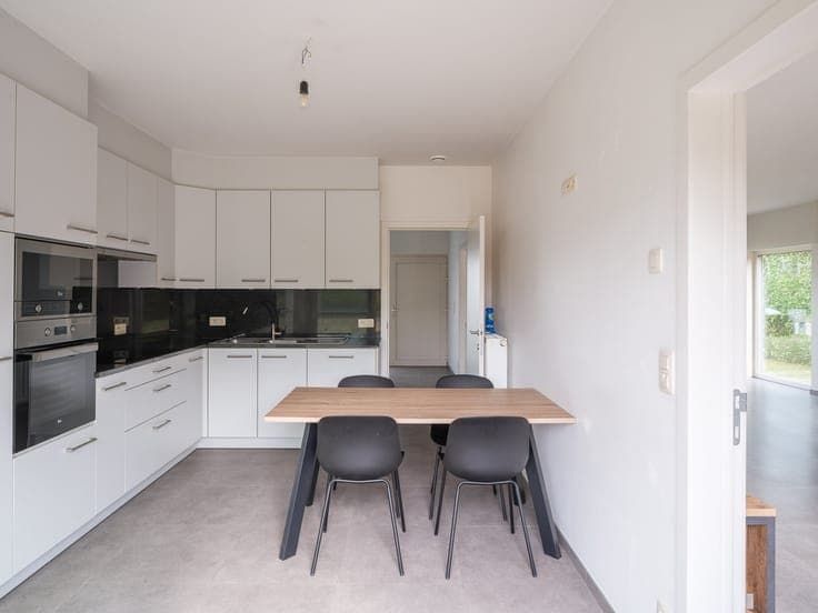 Spacious family home with a yard and plenty of privacy