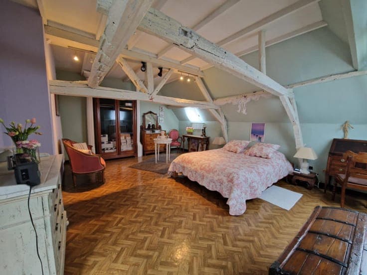 Very nice business house with living quarters