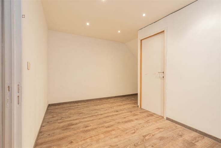 Cozy one-bedroom home with garage in quiet neighborhood