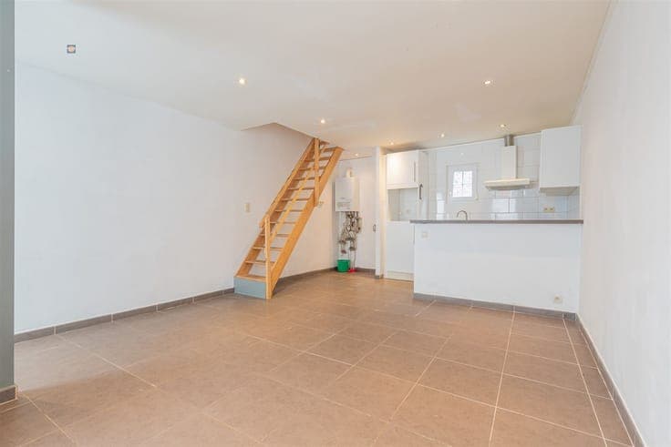 Cozy one-bedroom home with garage in quiet neighborhood