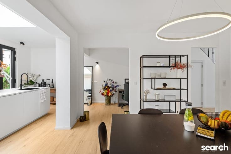 Lichtrijke woning met garage en tuin!