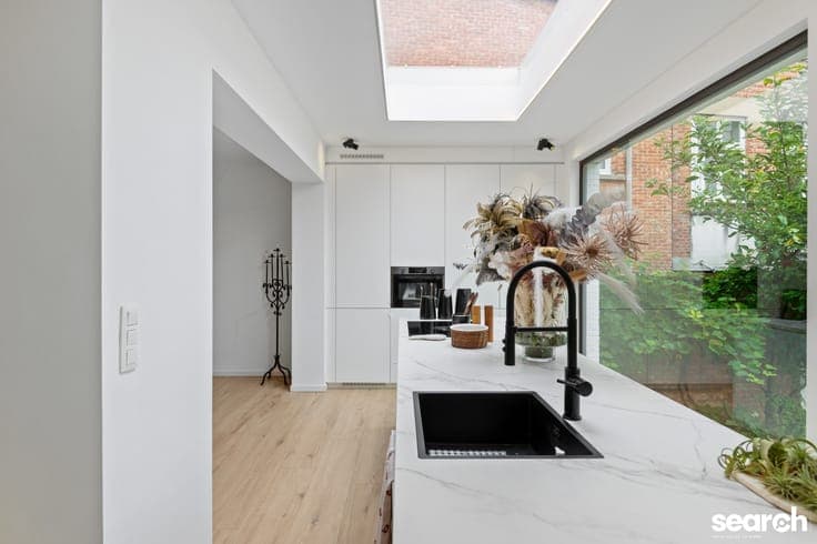Lichtrijke woning met garage en tuin!