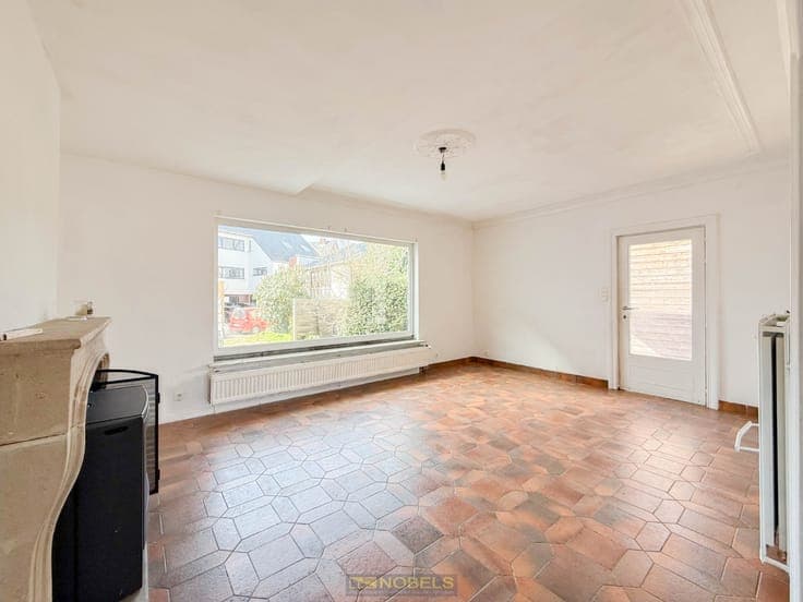 Te koop, Gezinswoning met garage op vlot bereikbare locat...
