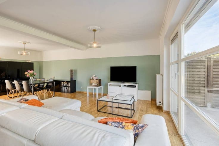 Ready to move in house with 3 bedrooms and spacious garden i