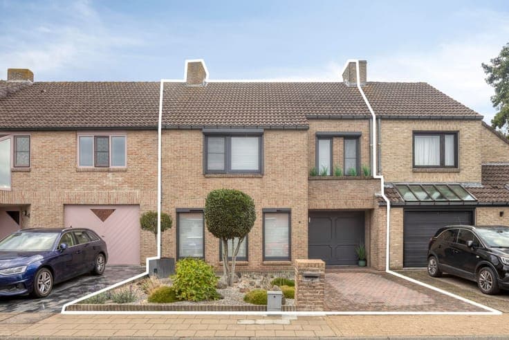 Woning met tuin, garage en 4 slpk nabij centrum Diksmuide