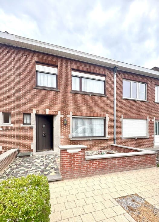 WONING MET UITWEG | 3 KAMERS | TUIN | DUBBELE GARAGE | 28...